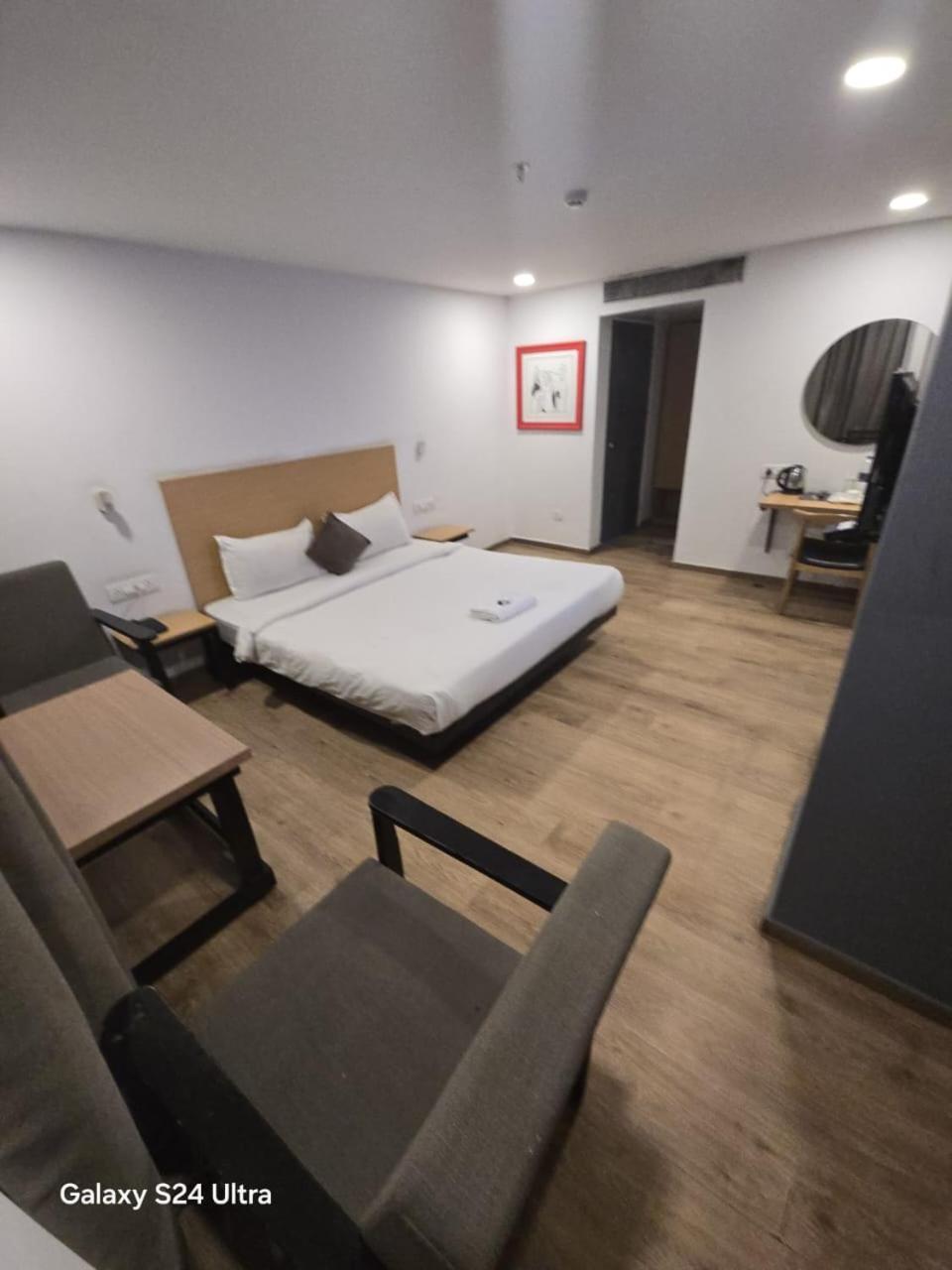 Hotel Eureka Grand グワーハーティー エクステリア 写真
